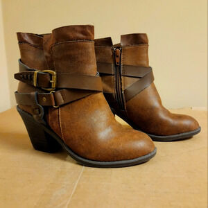 Massini Alexandra Booties, Sz 6M, *NWOT*